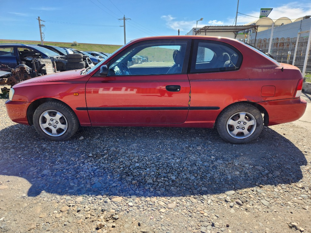 Usa stanga fata Hyundai Accent 2000 Coupe 1.3 benz