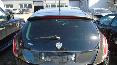 Usa stanga fata Lancia Delta 2011 Hatchb