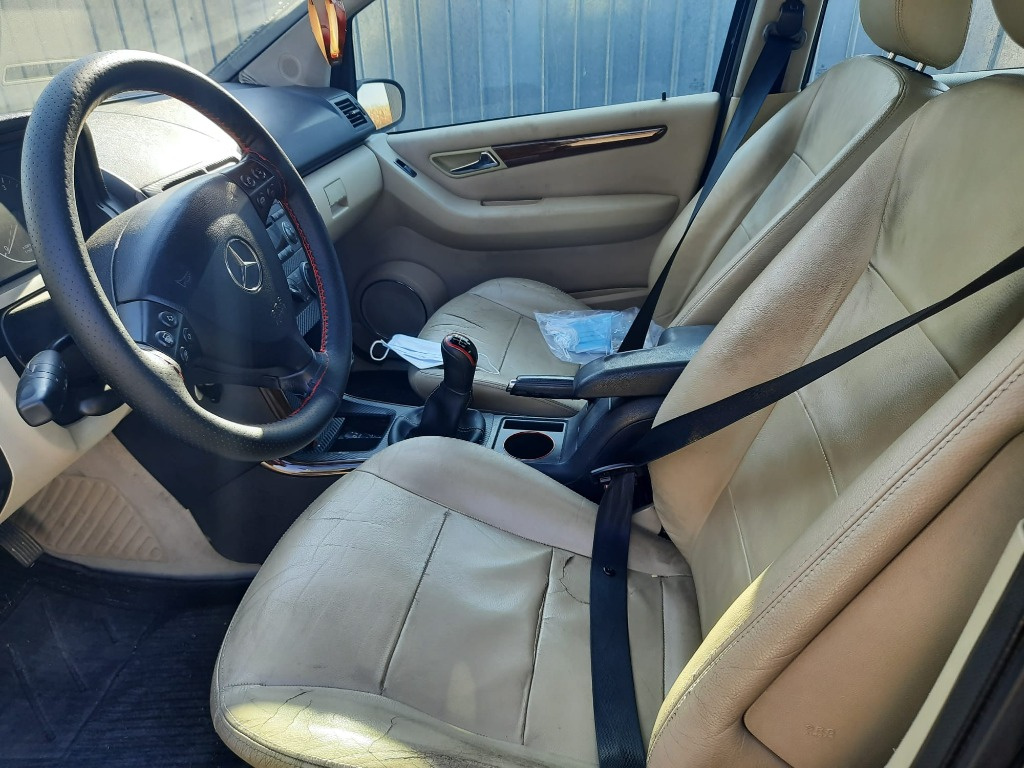 Usa stanga fata Mercedes A-Class W169 20