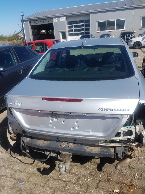 Usa stanga fata Mercedes E-Class W211 20