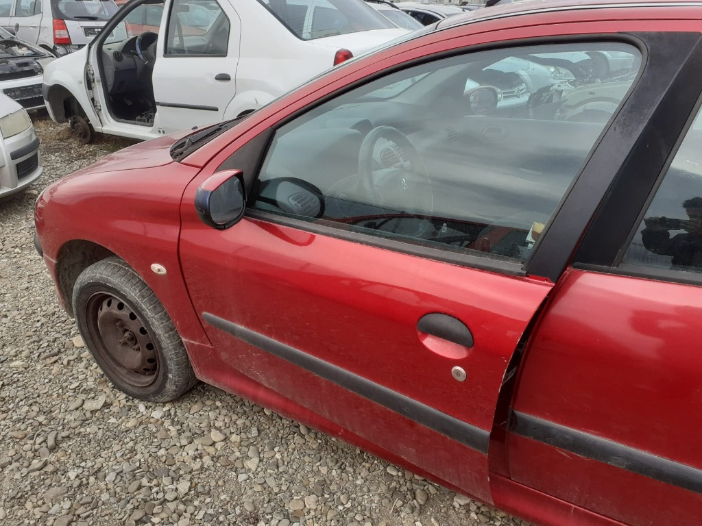 Usa stanga fata simpla Peugeot 206 2007 1.4 KFW 55KW