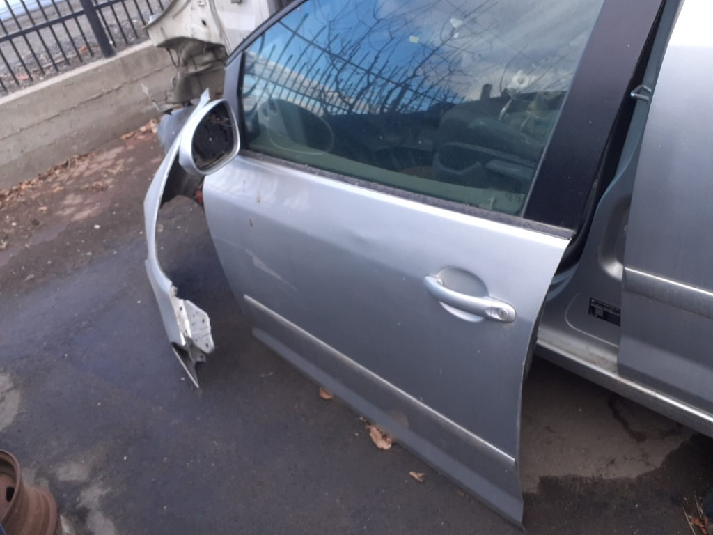 Usa stanga fata simpla Volkswagen Golf 5 Plus 2006 1.6 FSI BLF 85KW