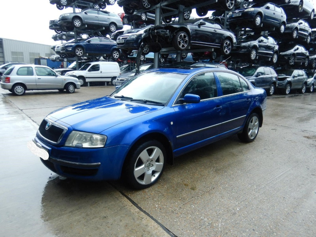 Usa stanga fata Skoda Superb 2003 Berlina 2.5 Motorina