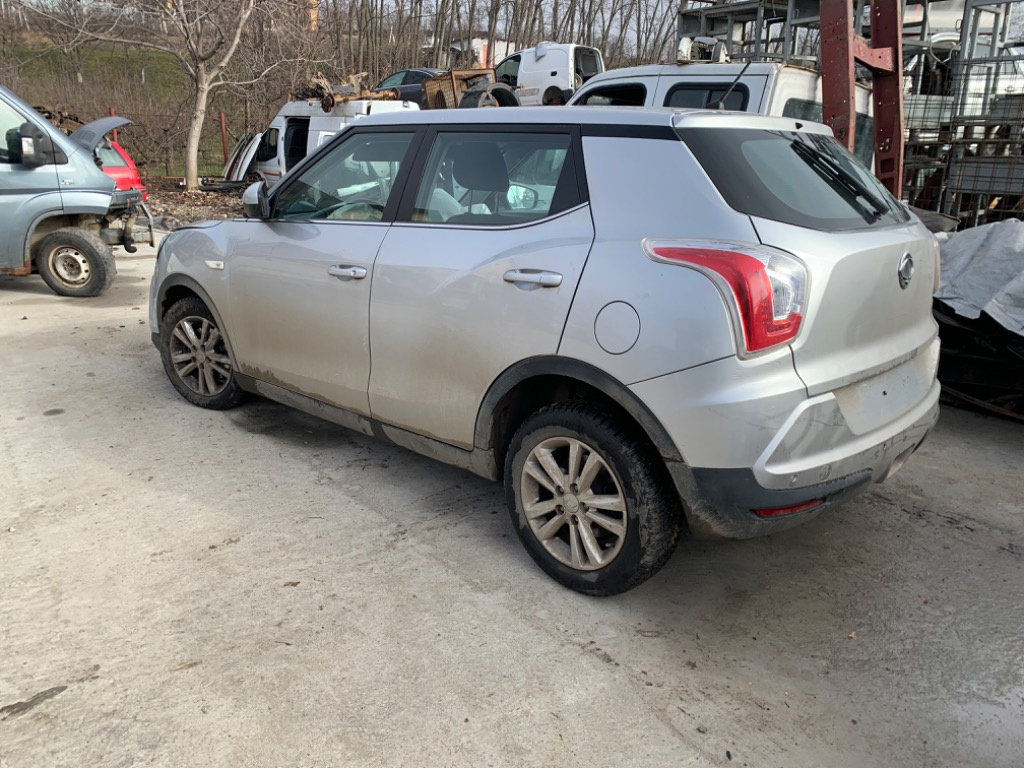 Usa stanga fata SsangYong Tivoli 2019 Su