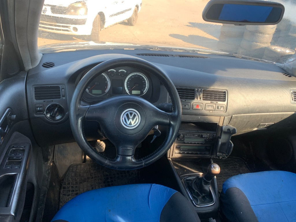 Usa stanga fata Volkswagen Bora 2003 lim