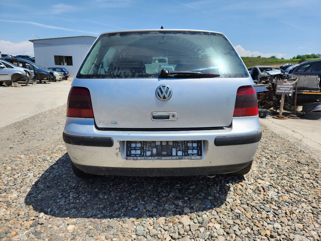 Usa stanga fata Volkswagen Golf 4 2002 H