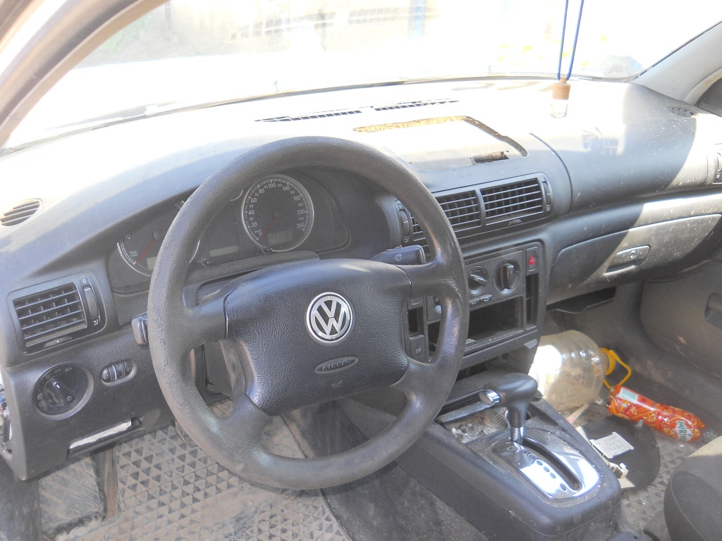 Usa stanga fata Volkswagen Passat B5 200