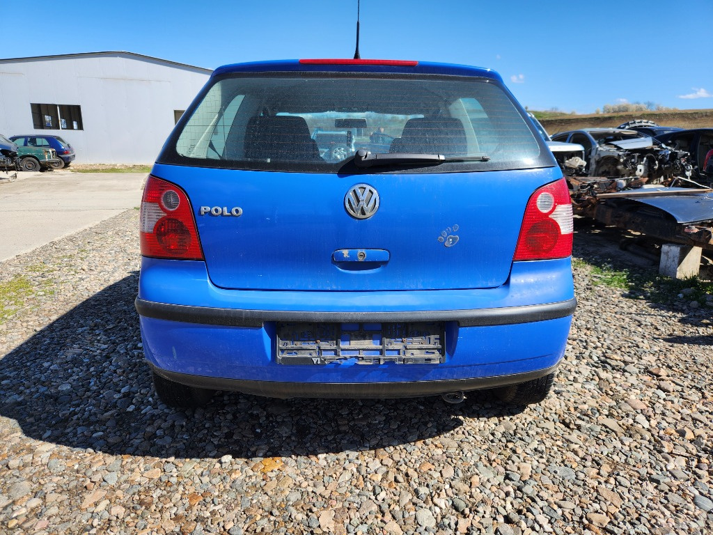 Usa stanga fata Volkswagen Polo 9N 2003 