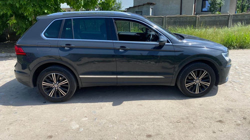 Usa stanga fata Volkswagen Tiguan 5N 201