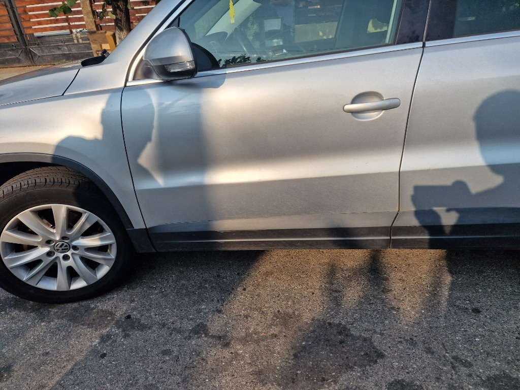 Usa stanga fata Vw tiguan 5N