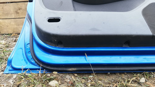 Usa stanga fata VW Touran 2006 albastra