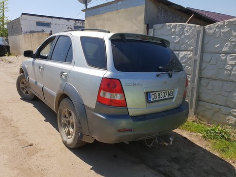 Usa stanga gri și neagra fata Kia Sorento 2004 suv 2.5 CRDI