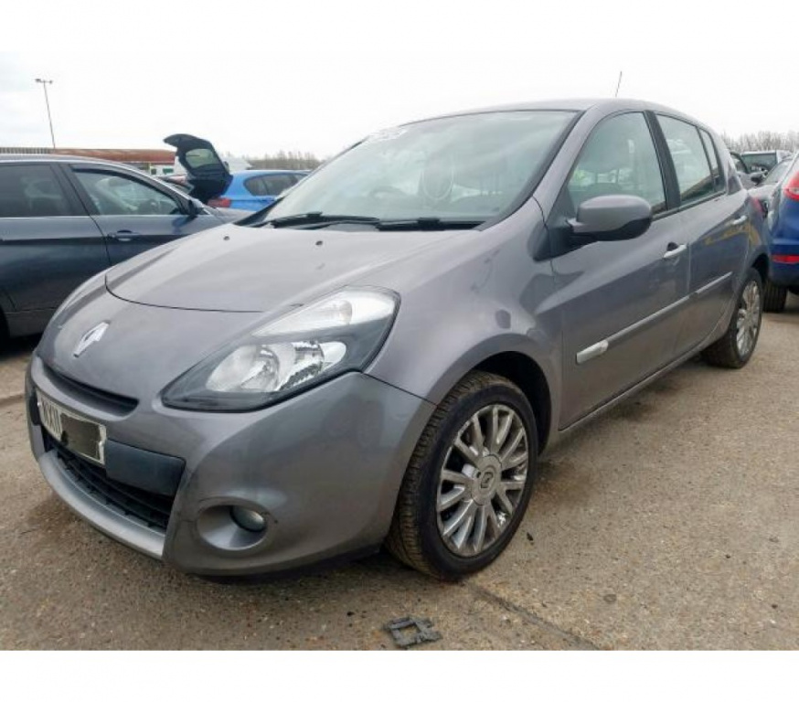 Usa stanga Renault Clio 2011 1.5 Diesel Cod Motor: