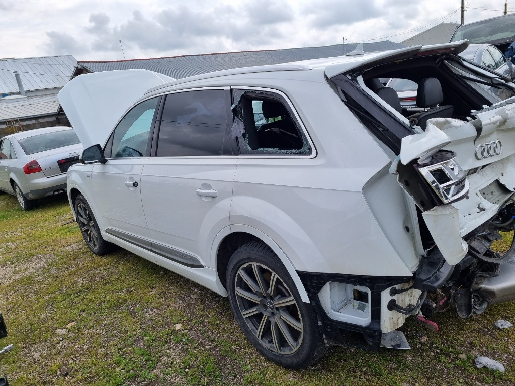 Usa stanga spate Audi Q7 4M din 2016 2017 2018 2019