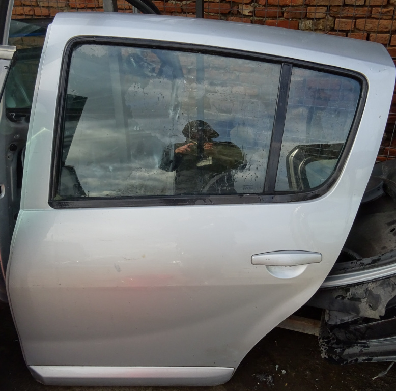 Usa stanga spate Dacia Sandero din 2010 completa