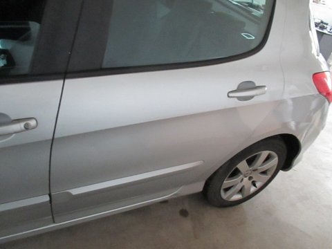 Usa stanga spate fara accesorii cod culoare EZR Peugeot 308 hatchback berlina 2008 2009 2010 2011...