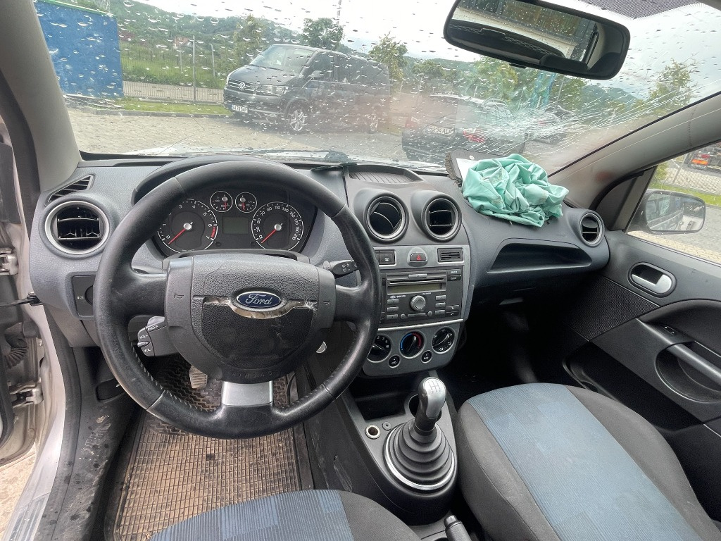 Usa stanga spate Ford Fiesta 2008 Hatchb