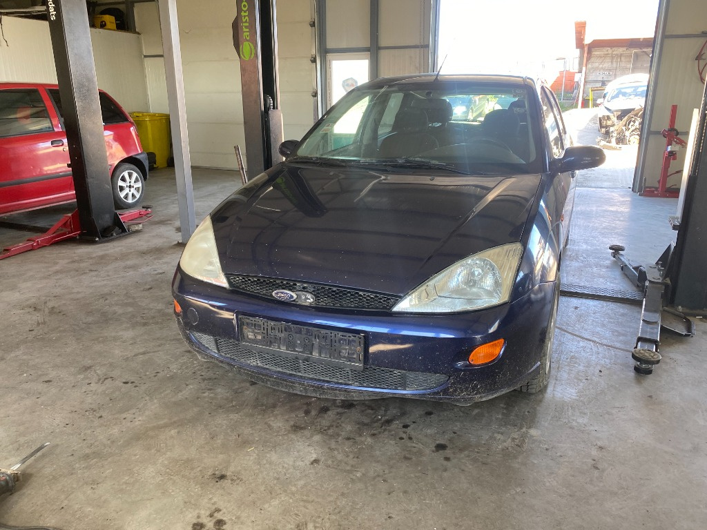 Usa stanga spate Ford Focus 2001 hatchba