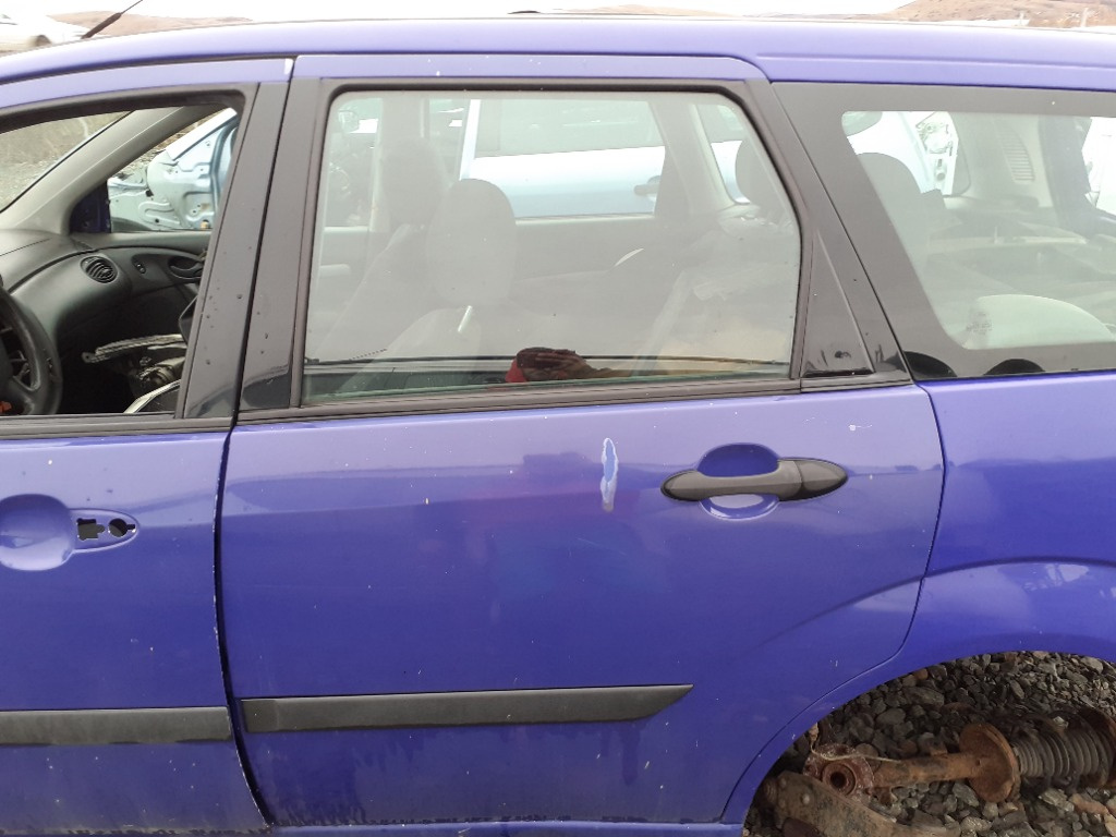 Usa stanga spate Ford Focus mk1 break culoare mov