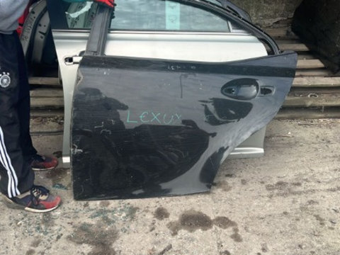 Usa stanga spate,Lexus IS