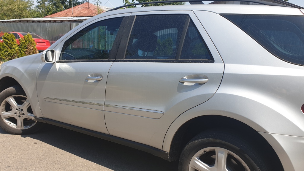 Usa stanga spate Mercedes ML320 W164