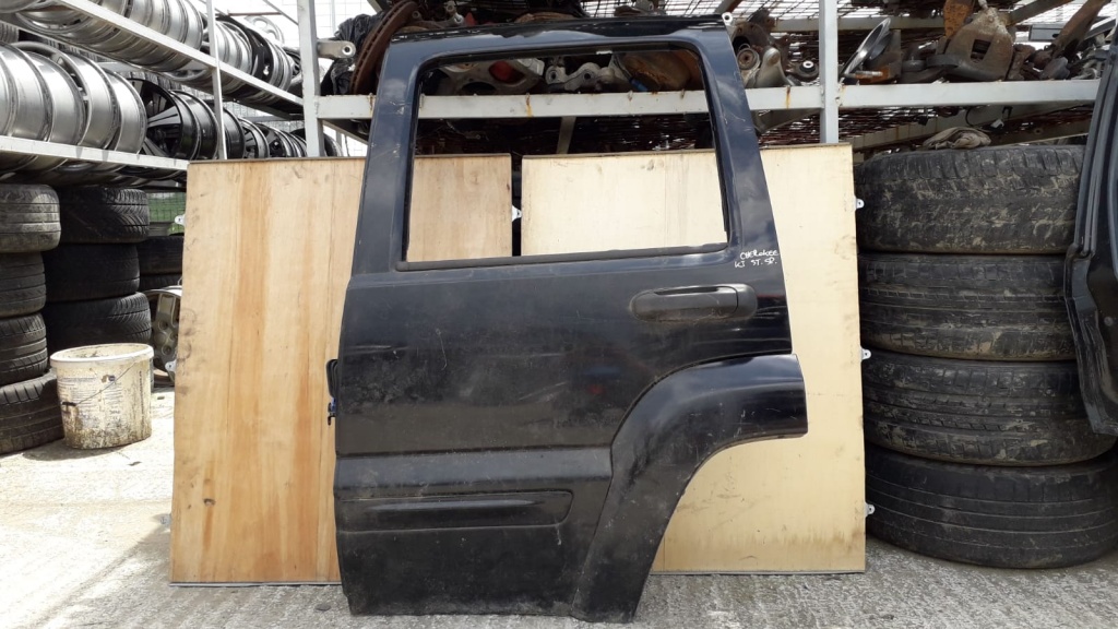 Usa stanga spate neagra Jeep Cherokee kj