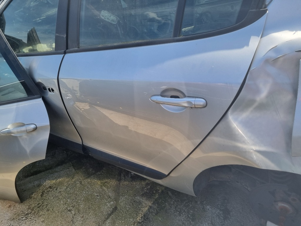 Usa stanga spate Renault Megane 3 Facelift 2015