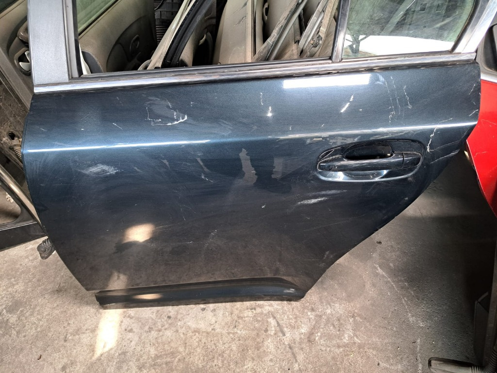 USA STANGA SPATE TOYOTA AVENSIS