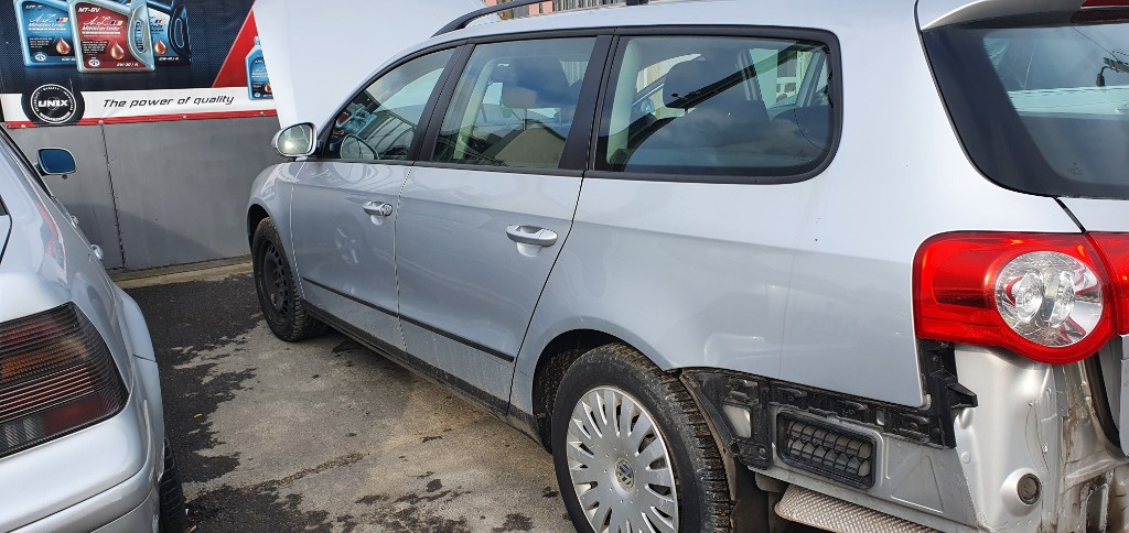 Usa stanga spate Volkswagen Passat B6 20
