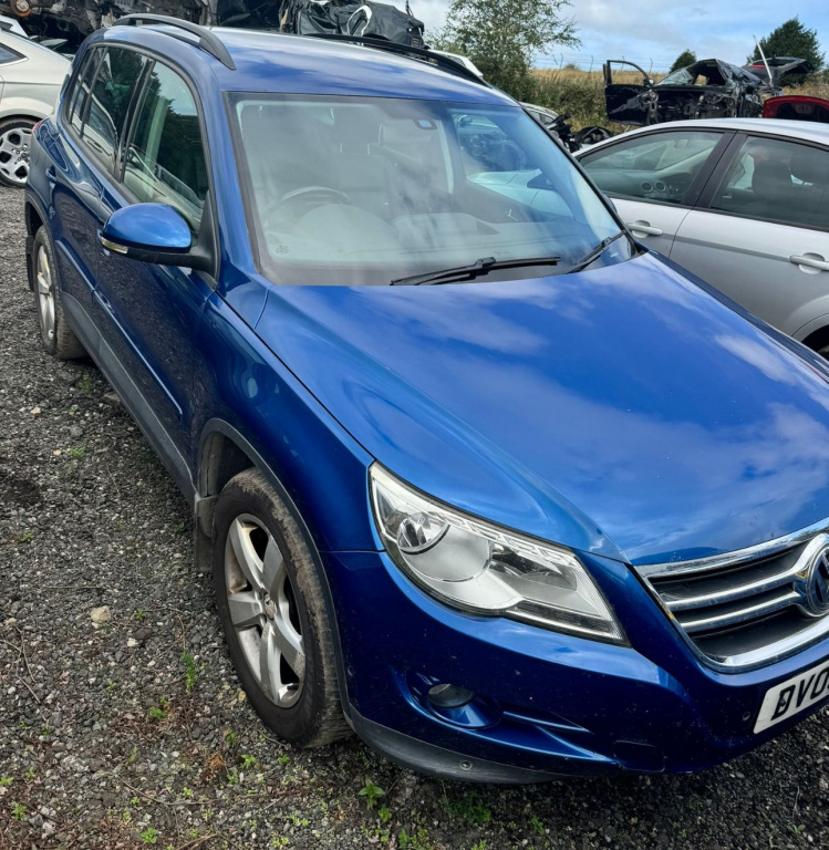 USA STANGA SPATE VW TIGUAN 2009 ALBASTRU SUV (id: 795)