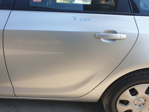 Usa Usi Portiera Portiere Stanga Spate Dezechipata cu Inceput Rugina Opel Astra J Break Combi 2009 - 2016 Culoare Z GAN