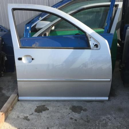 Usa Vw Golf 4 , Bora dreapta fata argintie , gri