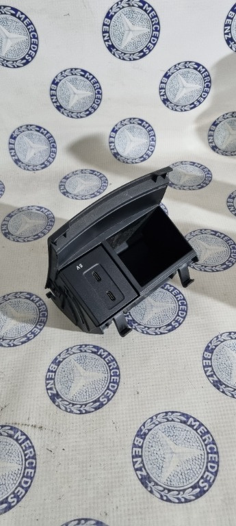 USB TIP C Mercedes GLB X247 cod A2478200301
