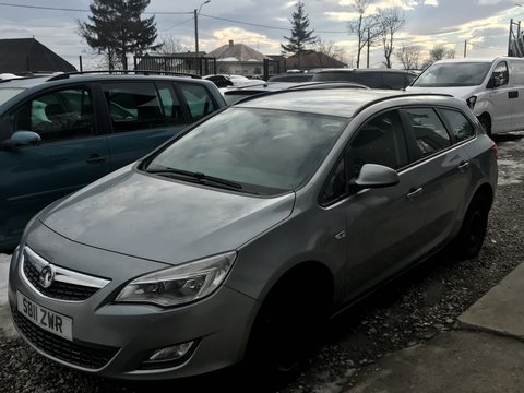 Usi spate dezechipate Opel Astra J 2010,2011,2012,2013,2014 - combi si hatchback