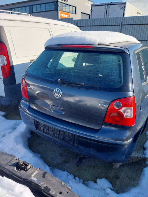 Vând capotă vw polo 9n