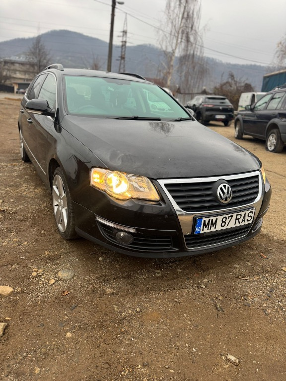 Vând capota Passat B6