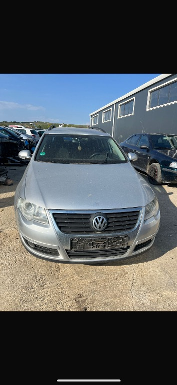 Vând fată completă Passat b6