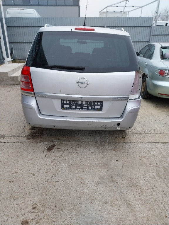 Vând haion complet Opel zafira B 2007