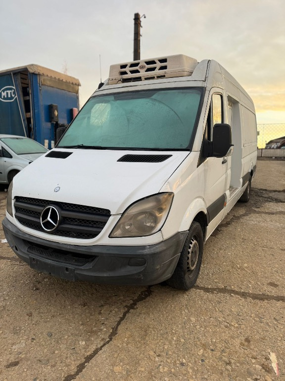 Vând injectoare Mercedes Sprinter 907