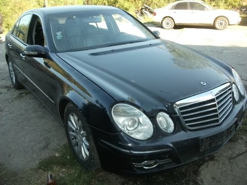 Vand geamuri Mercedes E270 anul 2005