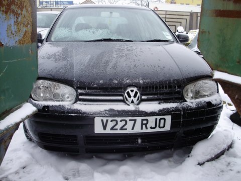 Vand Piese din Dezmembrari Vw Golf 4 1.9 TDI An 2000