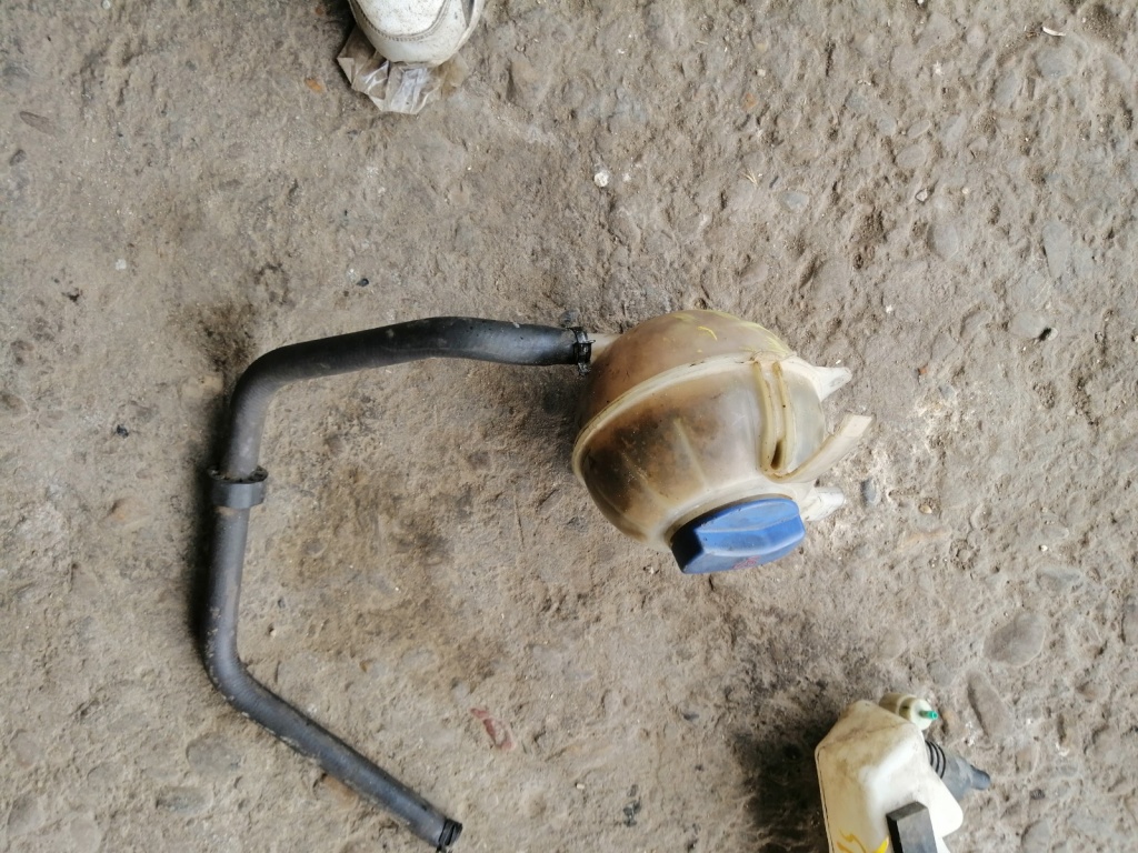 Vas expansiune apa antigel + capac Skoda Fabia 1 b