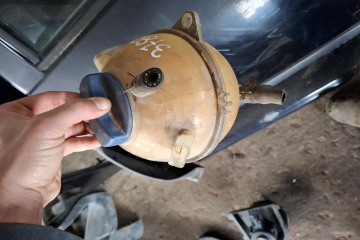Vas expansiune cu senzor Volkswagen VW Golf 4 [199