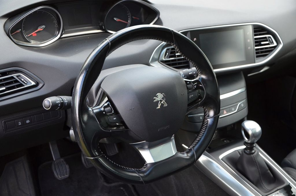 Vas expansiune Peugeot 308 2017 Combi 1.