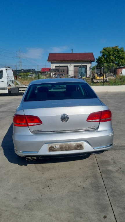 Vas expansiune Volkswagen Passat B7 2011