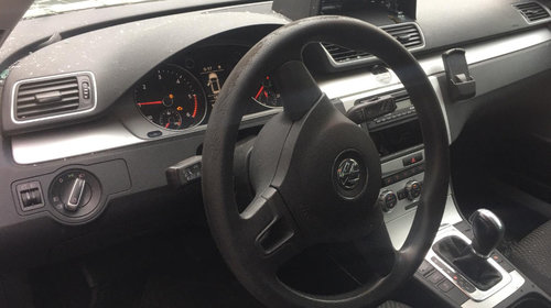 Vas expansiune Volkswagen Passat B7 2012