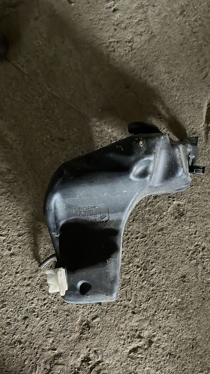 Vas lichid parbriz cu motoras Citroen C4 cod : 9650226480