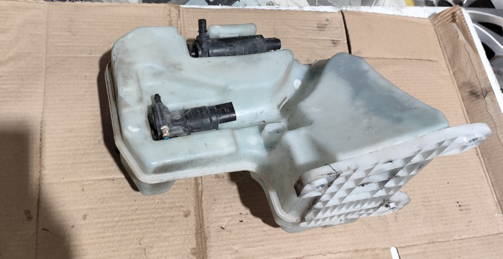 Vas lichid parbriz gel Seat Leon 3 , 2.0TDI 2015 (5Q0955449Q)