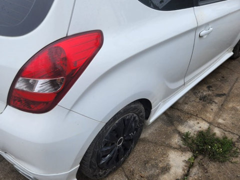 Vas lichid parbriz Hyundai i20 1.2 G4LA an de fabricatie 2010