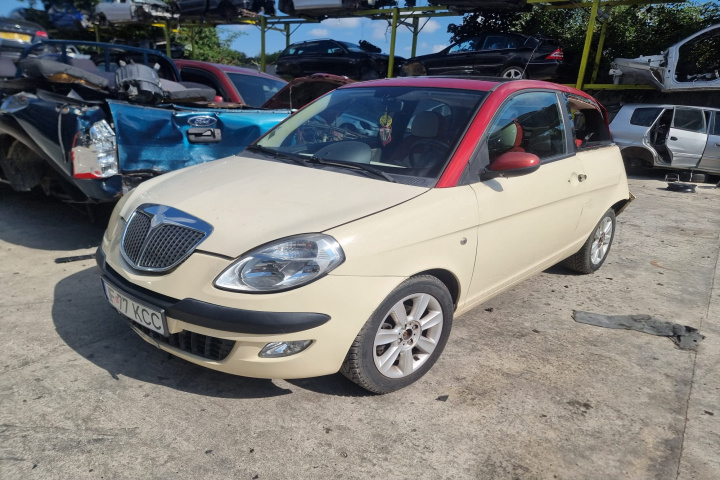 Vas lichid parbriz Lancia Ypsilon 2 (Typ